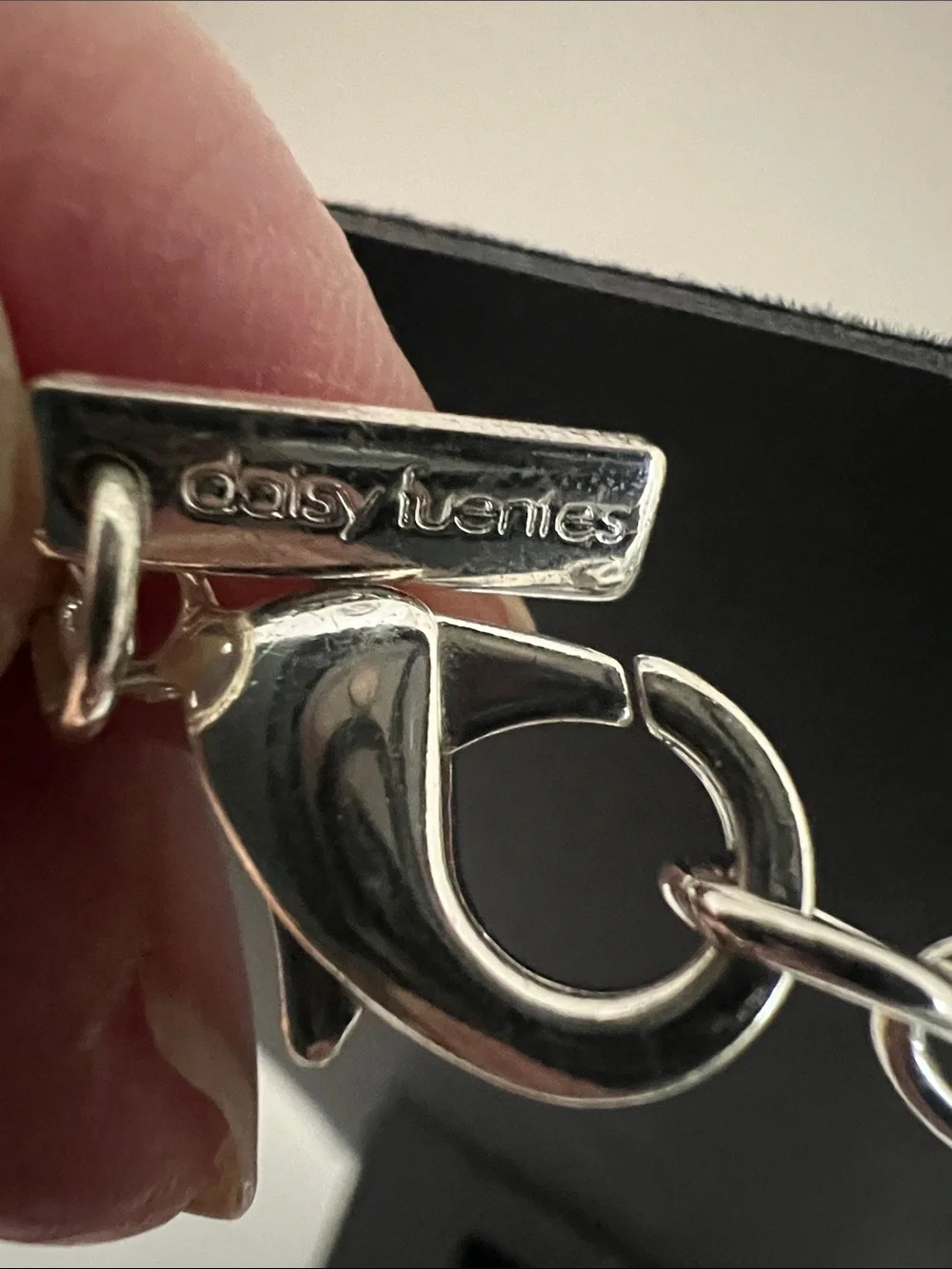 Daisy Fuentes Shiny Silver Tone Open Oval Link Necklace - Vintage